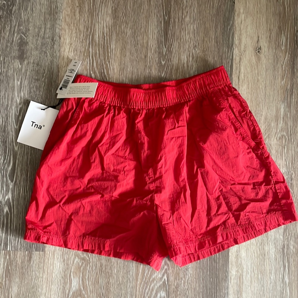 Aritzia TNA Claremont shorts